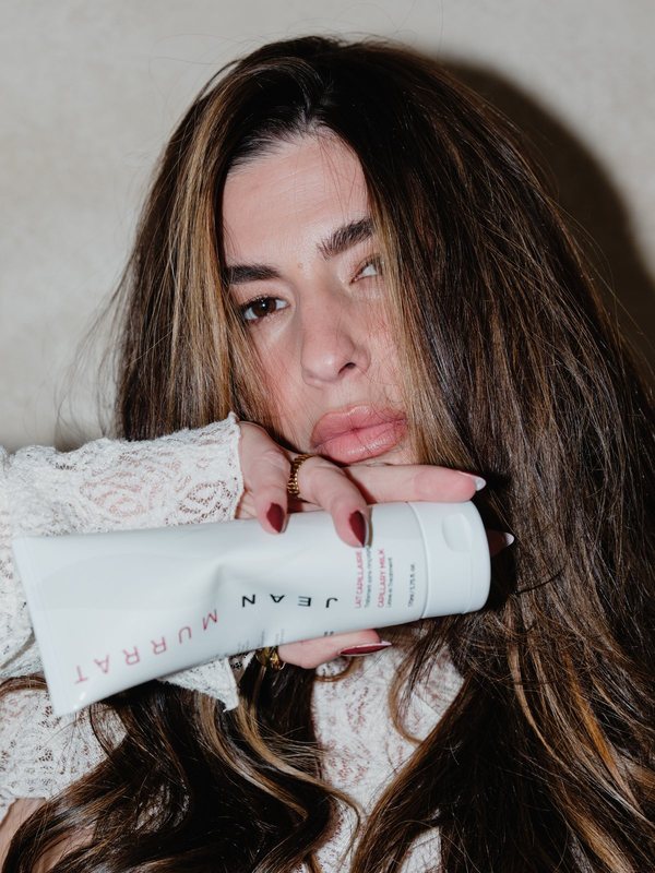 Lait capillaire Jean Murrat en main